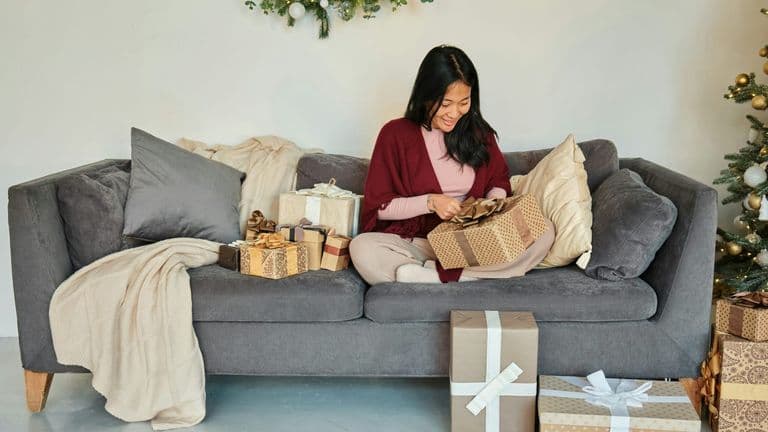 Real Estate Agents Navigate Tight Inventory Amid Buyer Demand This Holiday Season