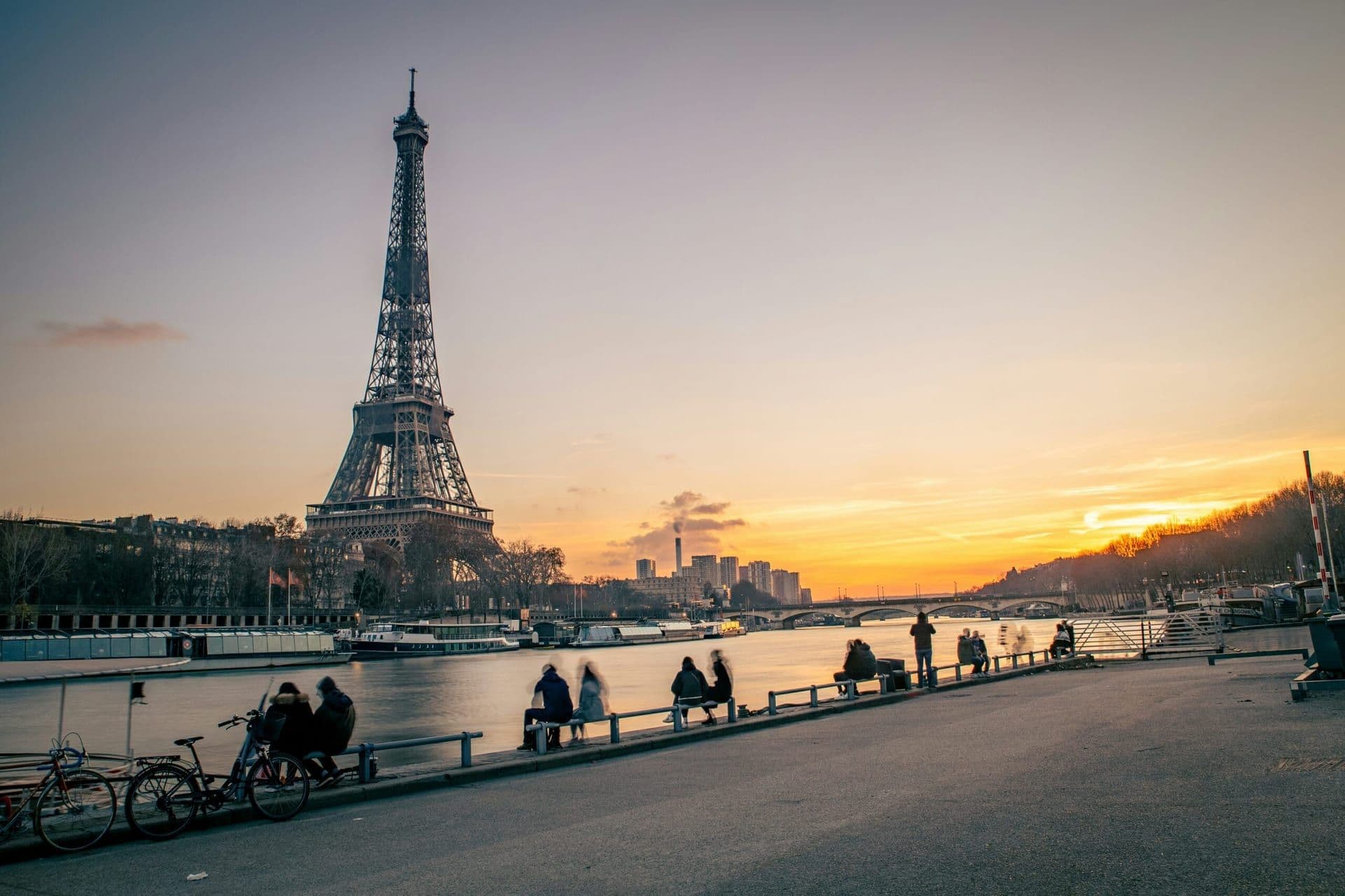 Paris Retail Market Shifts Towards Experiential Spaces Ahead of 2024 Summer Games