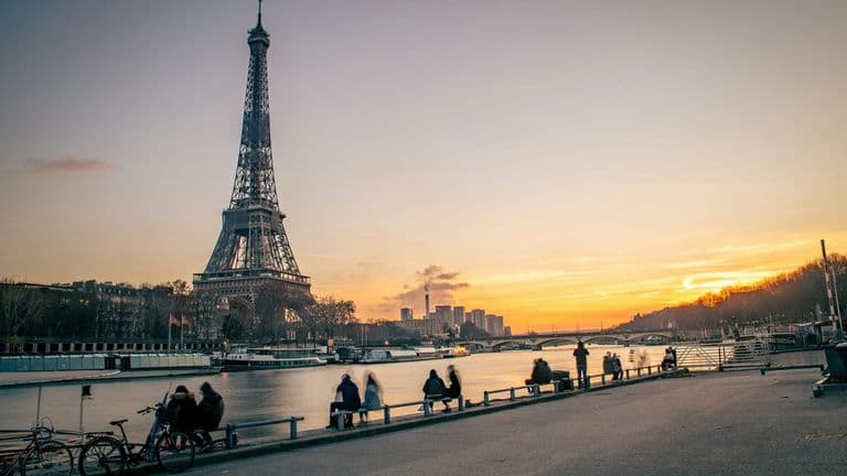Paris Retail Market Shifts Towards Experiential Spaces Ahead of 2024 Summer Games