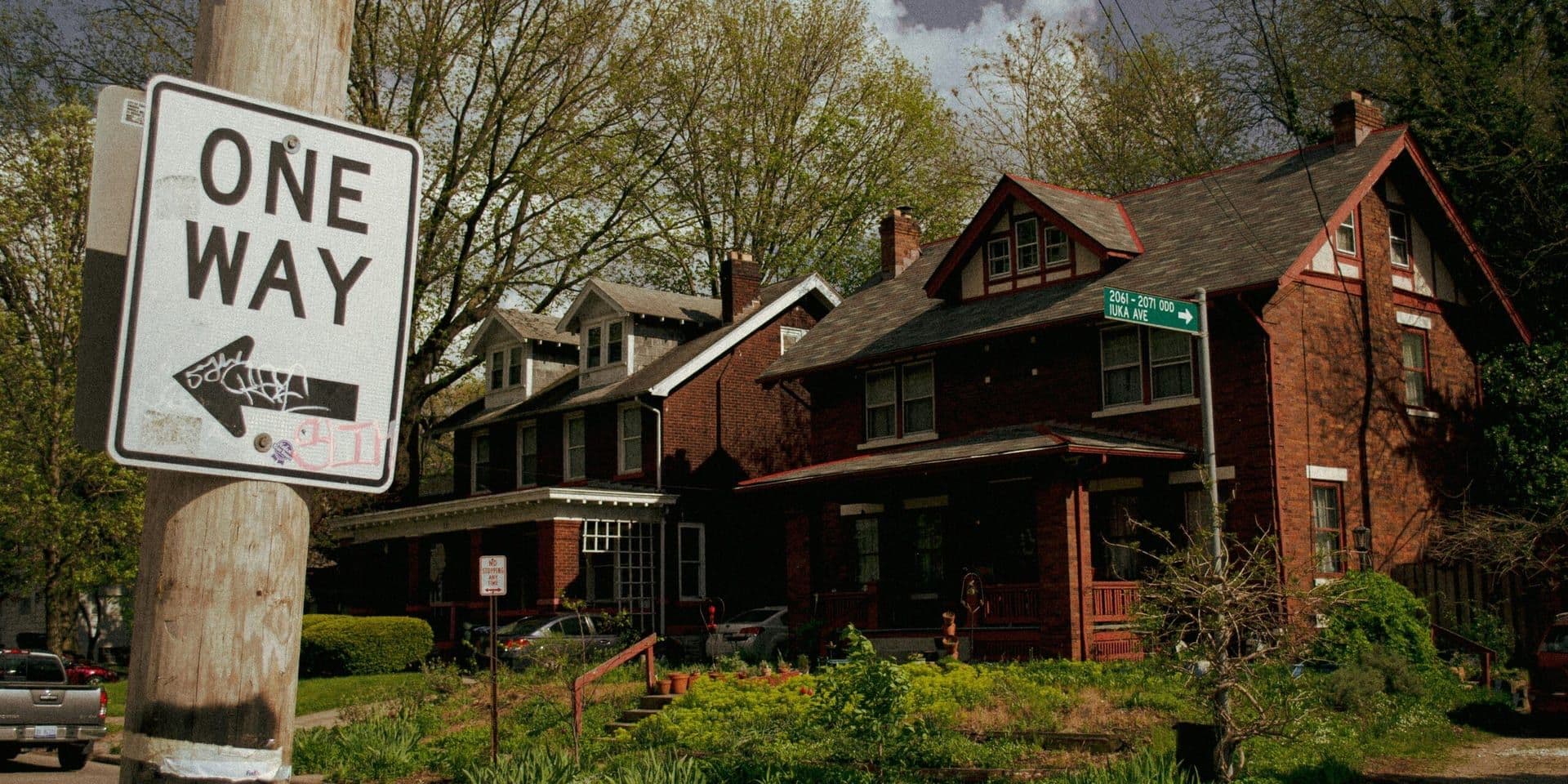 Home Sellers Holding on Tight to Pandemic‑Era Rates, Driving Delistings Higher