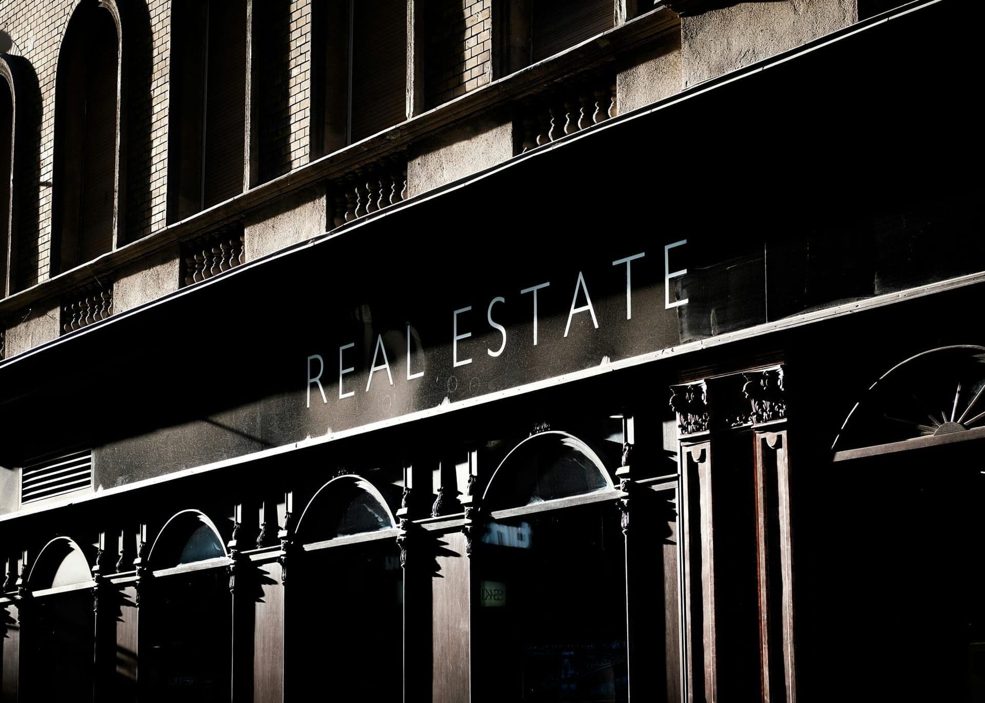 Luxury Real Estate Market Surpasses Expectations as High-Income Buyers Seek Privacy and Comfort