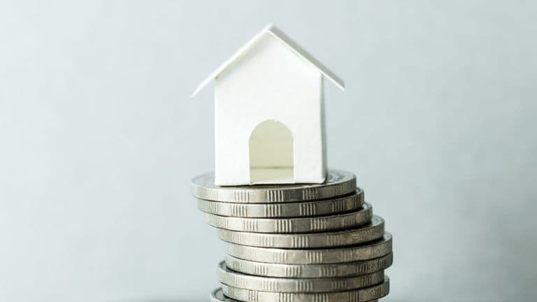 NYC Renter Costs Spike After Broker‑Fee Ban Amid Shadow Listings Surge