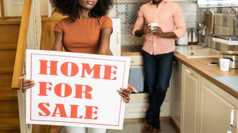 U.S. Housing Market Shows Signs of Strain as Home Sellers Struggle to Find Buyers