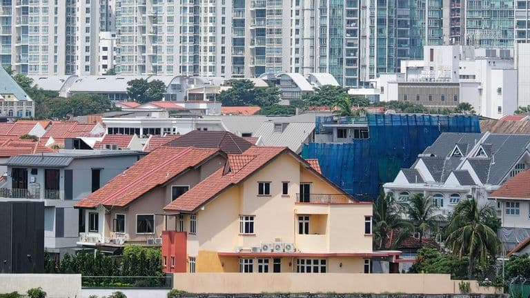 June Housing Market Update: Stable Rates Fuel Modest Growth