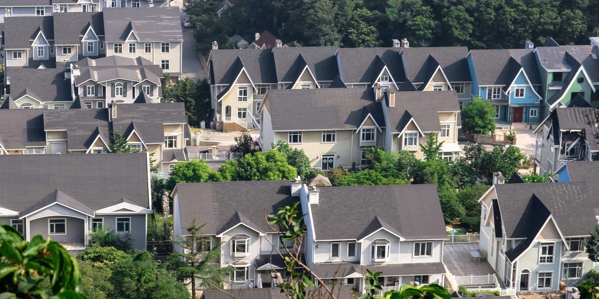 U.S. Housing Market Sees Inventory Surge Amid Persistently High Mortgage Rates