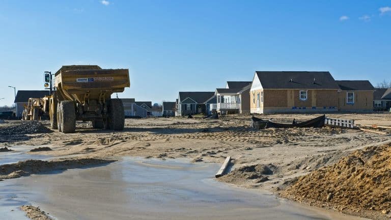 Sales of Newly Built Homes Drop as Prices and Interest Rates Rise