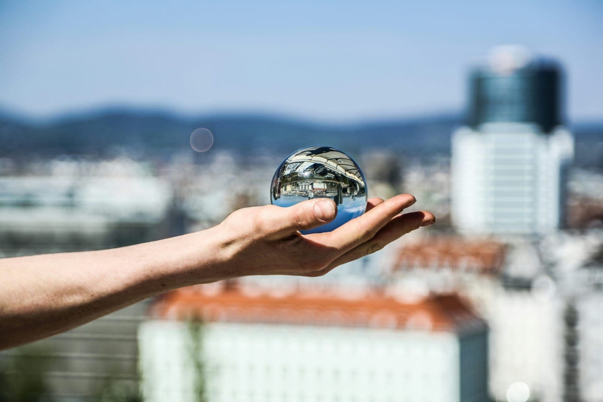 Blockchain Technology Enhances Real Estate Transactions: A New Era of Transparency and Efficiency