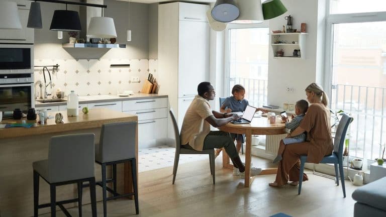 AI-Powered Apartment Management Takes Hold in U.S. Rentals
