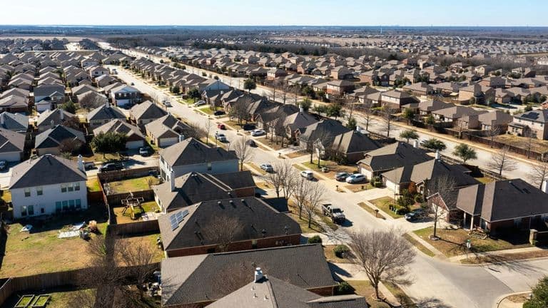 U.S. Housing Market Outlook for Late 2025 Remains Modestly Positive Amid Stabilizing Trends