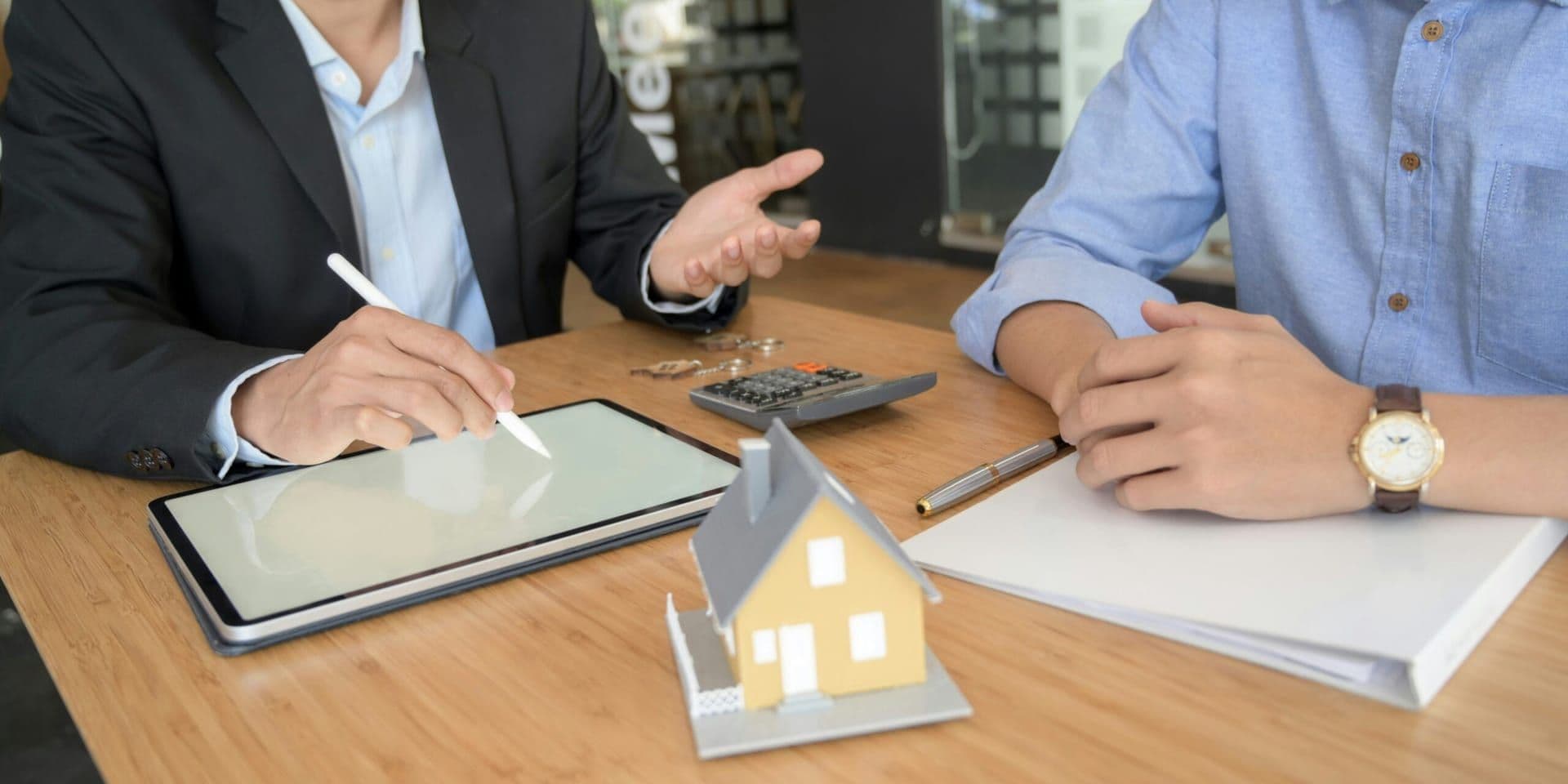 Real Estate Agents Innovate Amid High Mortgage Rates and Shifting Buyer Demands