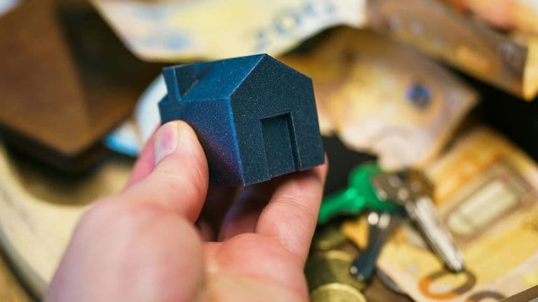 Mortgage Rates Dip, Sparking Renewed Buyer Activity