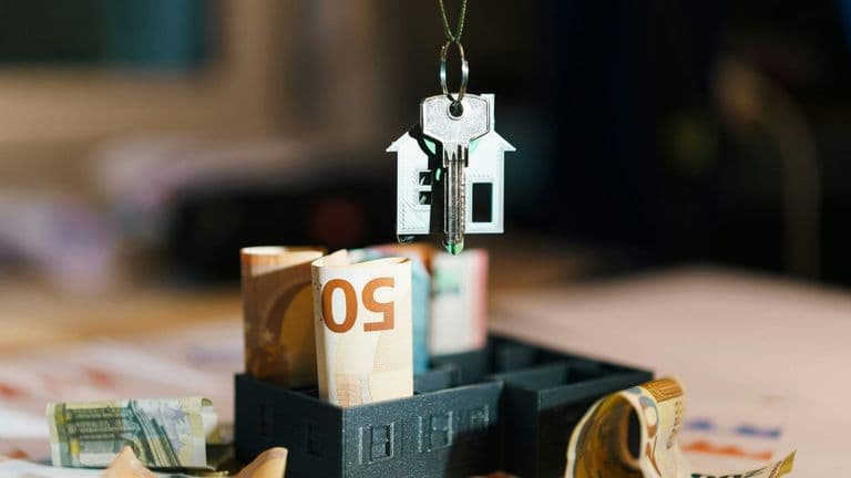 Mortgage Rates Stay Elevated Amid Economic Uncertainty