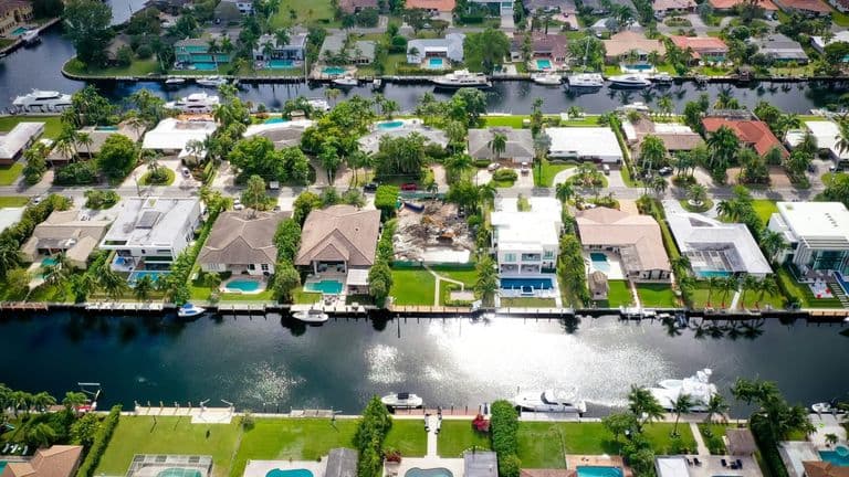 Summer Surge Boosts U.S. Housing Market: July 2025 Trends