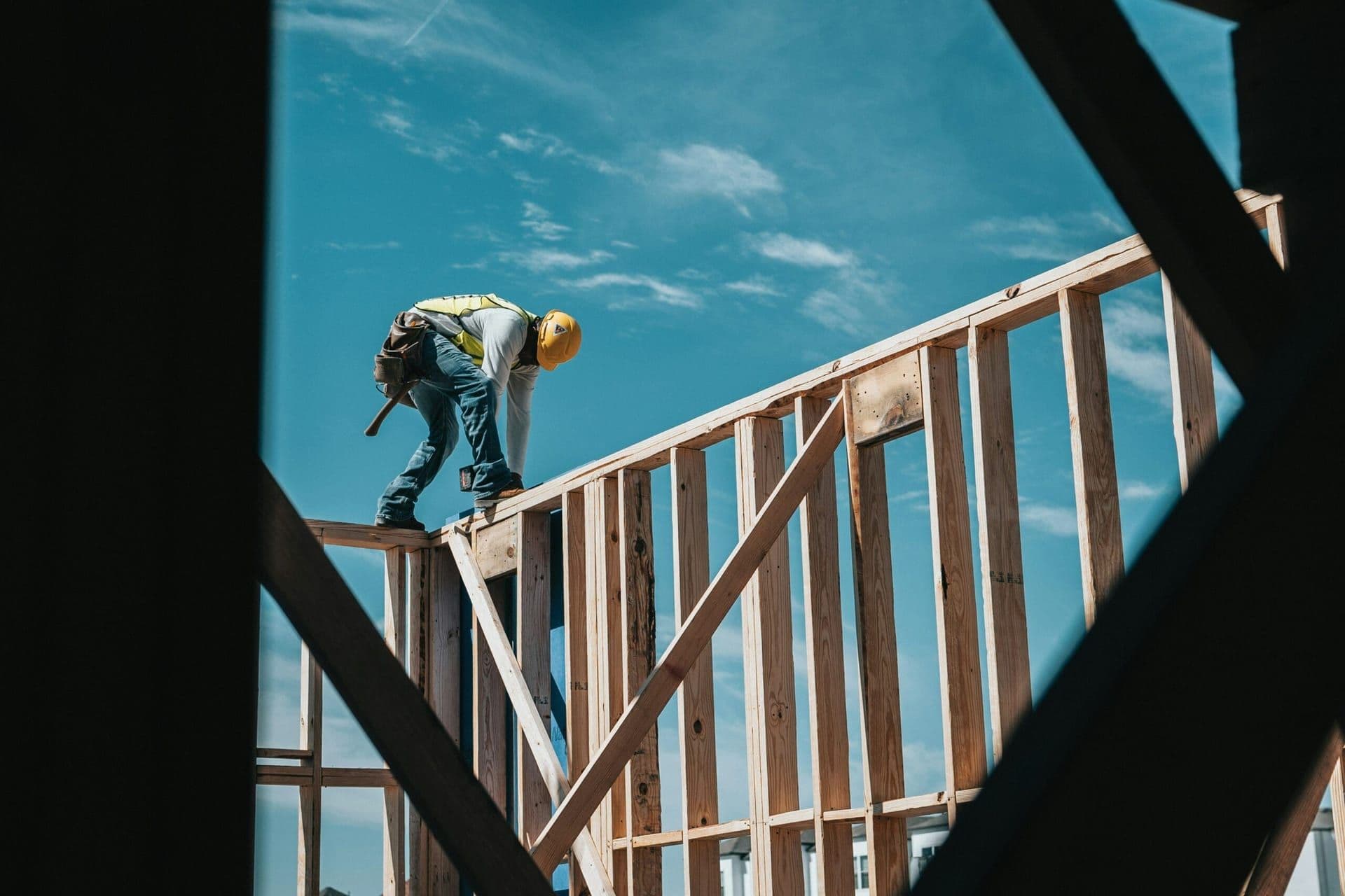 Construction Job Openings Rise as Total Economy Job Count Falls