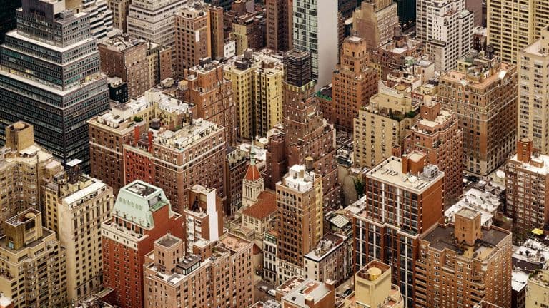 Commercial Real Estate Leaps Ahead with AI & Smart Building Investments