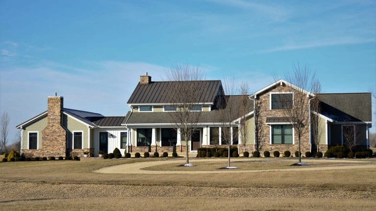 Surge in Luxury Real Estate as Wealthy Buyers Pursue Larger Homes