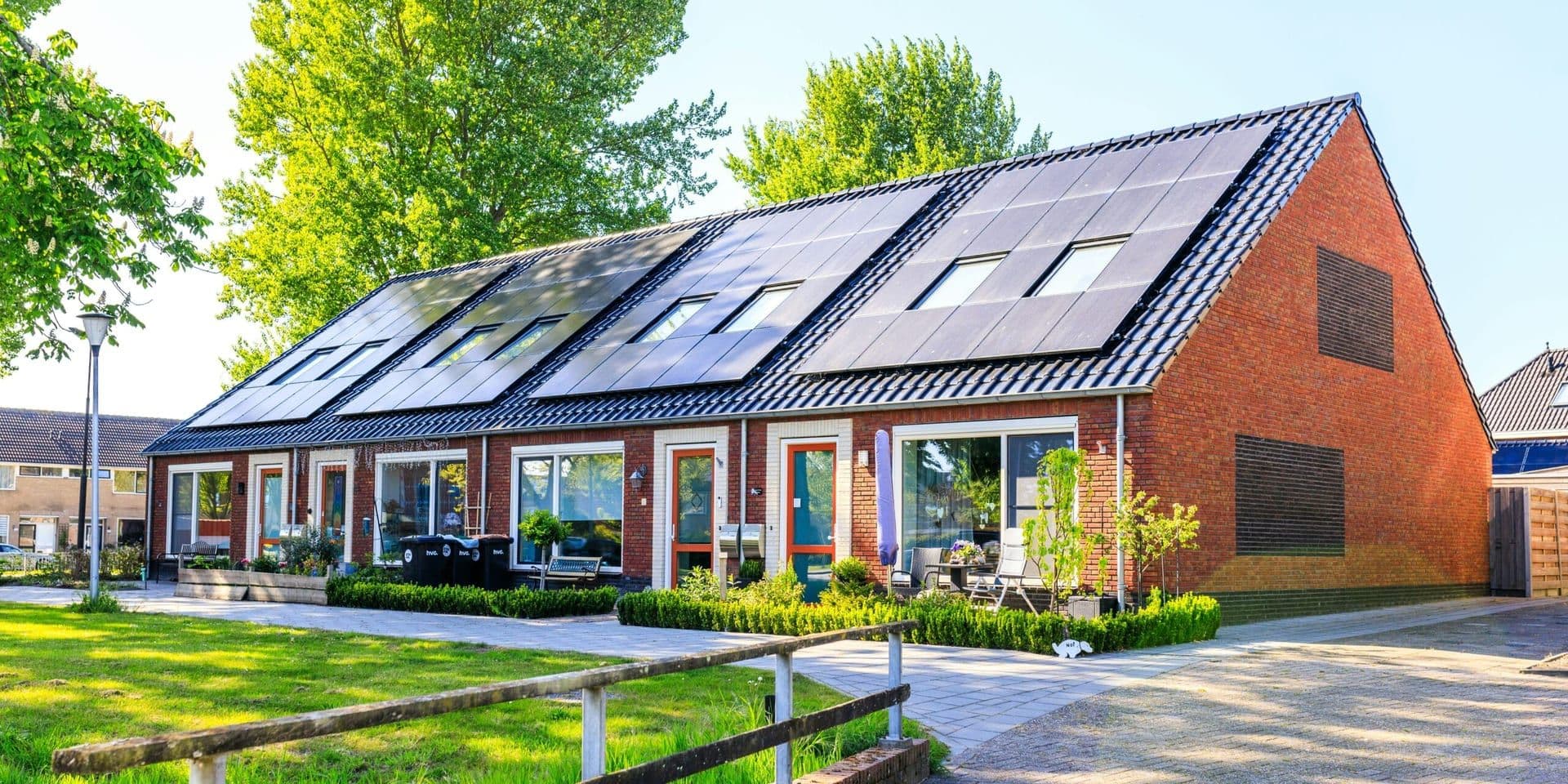 Commercial Real Estate Powers Ahead with Solar Adoption in 2025