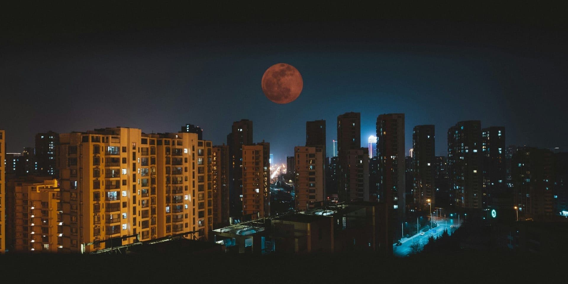 Lunar Eclipse Inspires Rent Magazine Feature: Stargazing Communities Unite