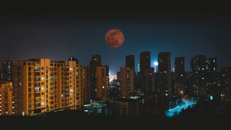 Lunar Eclipse Inspires Rent Magazine Feature: Stargazing Communities Unite
