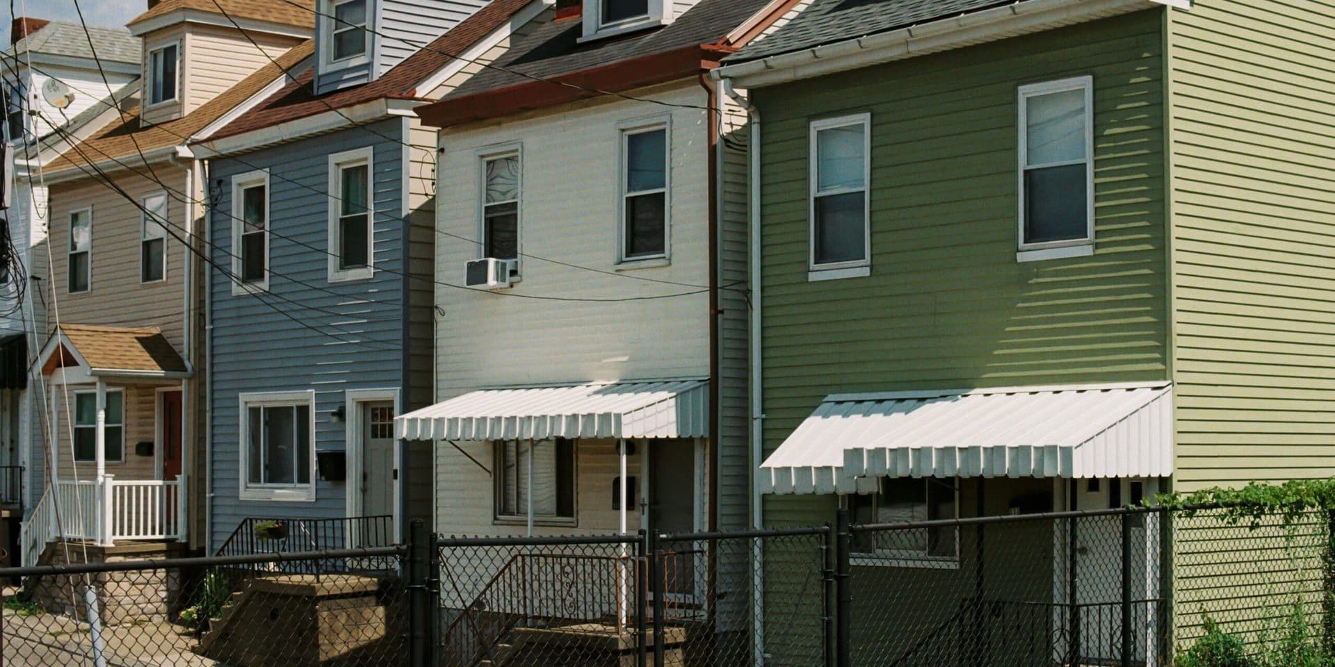 U.S. Housing Market Shows Mixed Signals Amid Economic Uncertainty